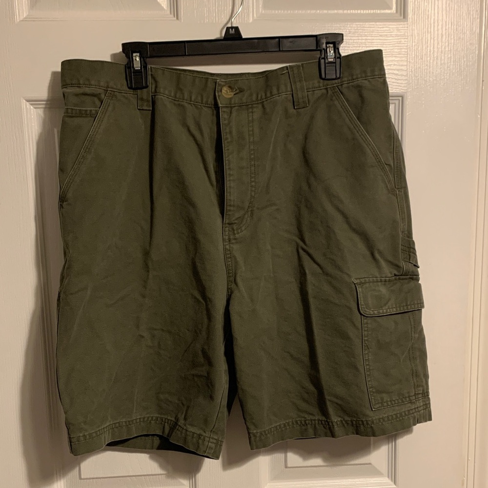 Men's Olive Green Cargo Shorts with Utility Pockets